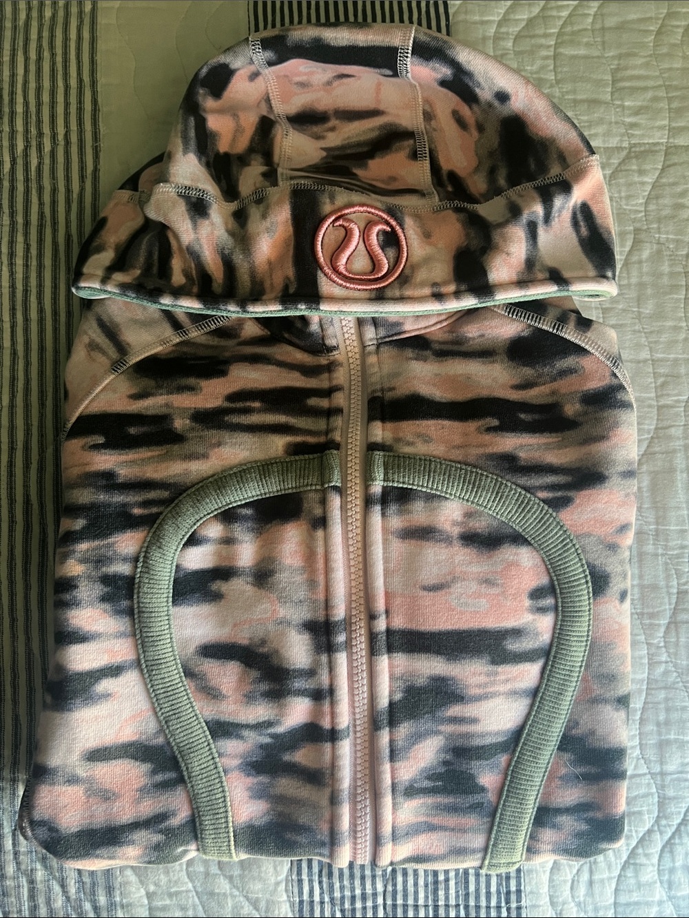 lululemon athletica Pink Camo Scuba hoodie sz6
